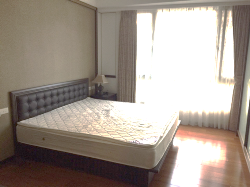 Sec. 6, Zhongshan N. Rd. 3LDK+Den