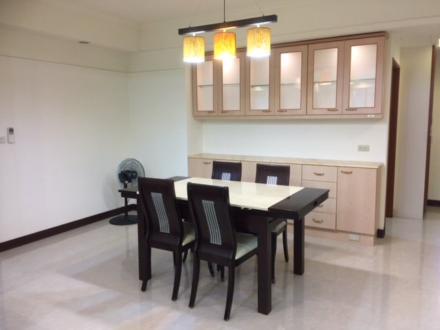 Sec. 6, Zhongshan N. Rd. 3LDK+Den