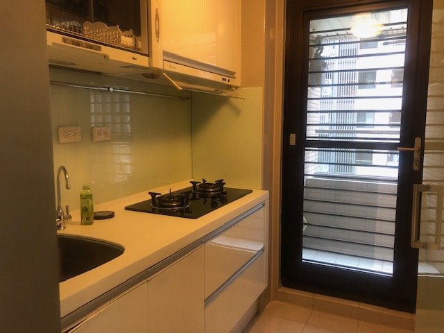 Sec. 1, Civic Boulevard 1LDK+Den